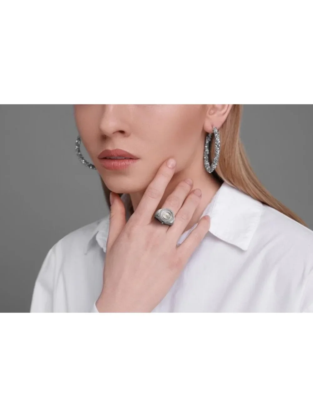 Stylish Adjustable Ring Watch with Crystal Bezel, Quartz Mini Dial & Stretch